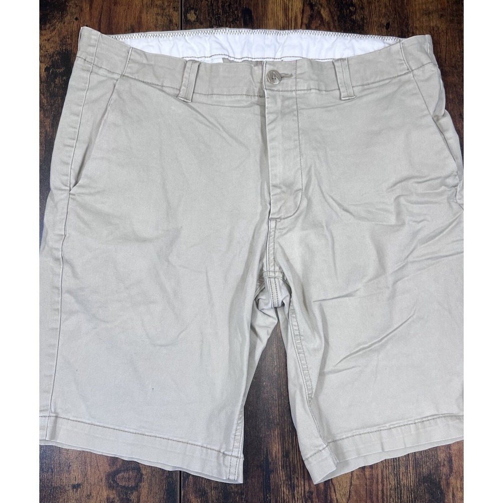 Men's ROWM stretch fabric shorts  size 36 9" Inseam Khaki